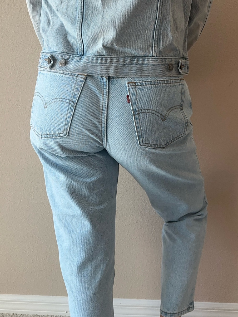 Vintage Levi’s Light Wash 551 Jeans Straight | 100% Cotton Denim | Classic Fit